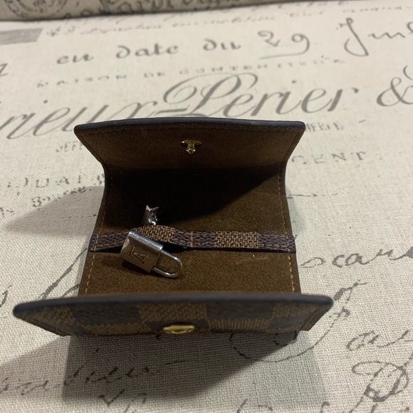 Louis Vuitton Lock Cufflink - Picture 6 of 6